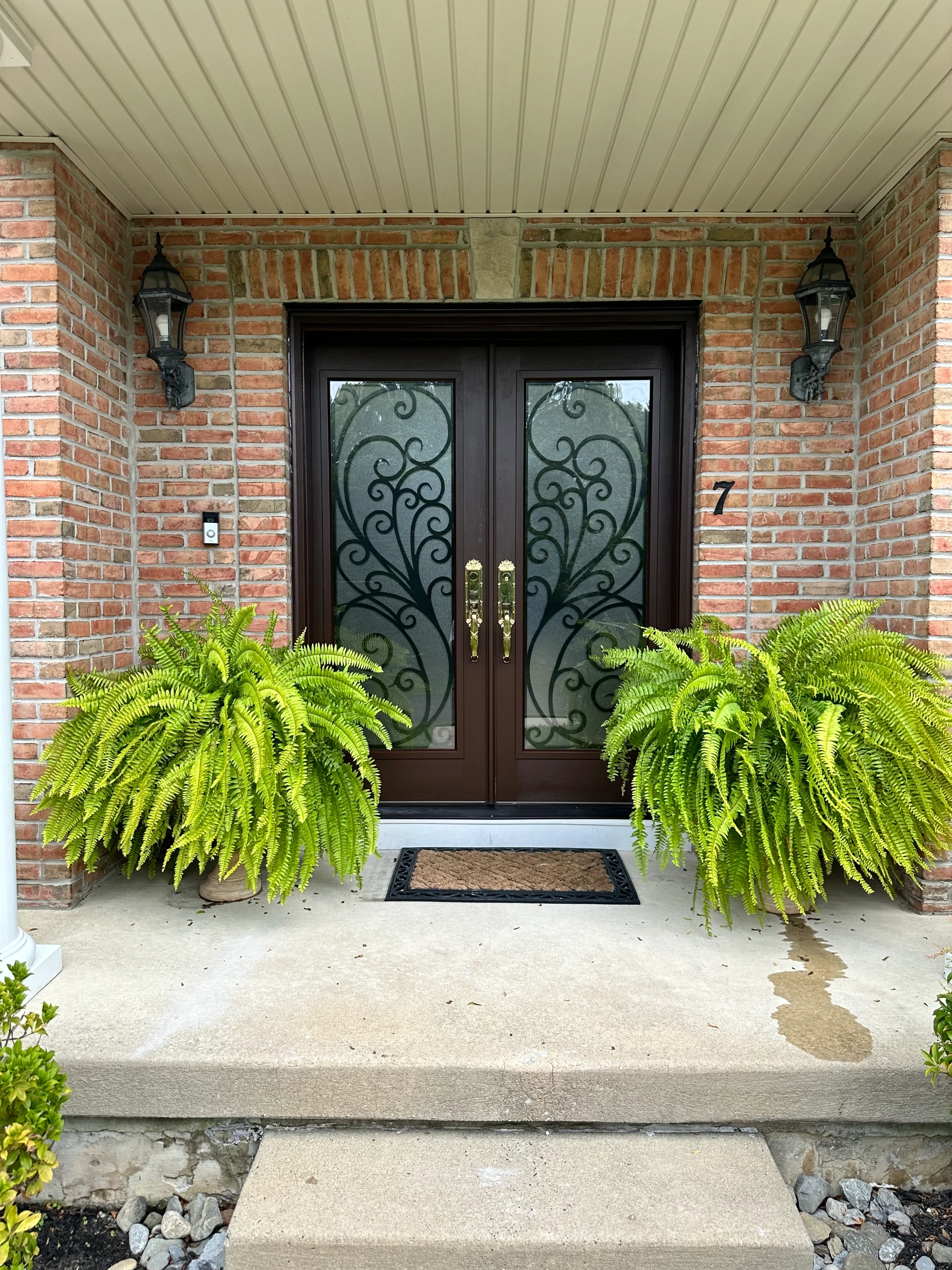 onamental-glass-double-doors